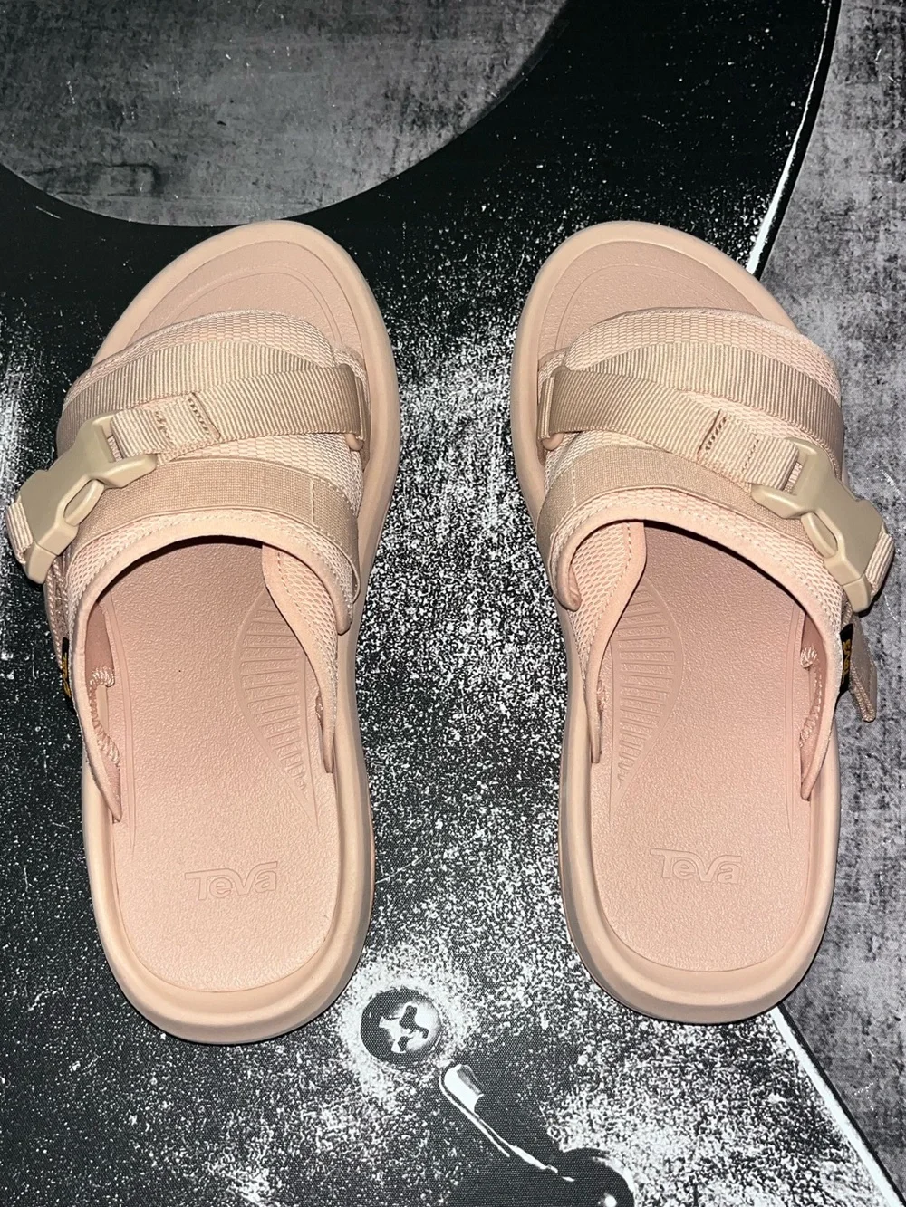 NIB Teva Hurricane Sandal